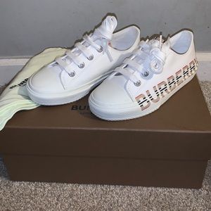 Burberry kids dress tennis shoe